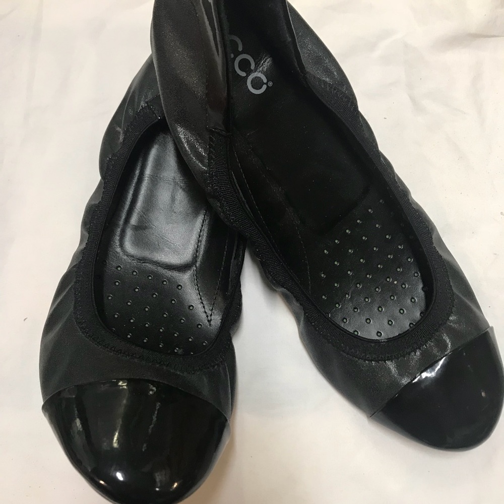 Beautiful black flats